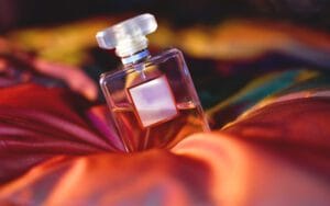 fungsi fiksatif pada parfum